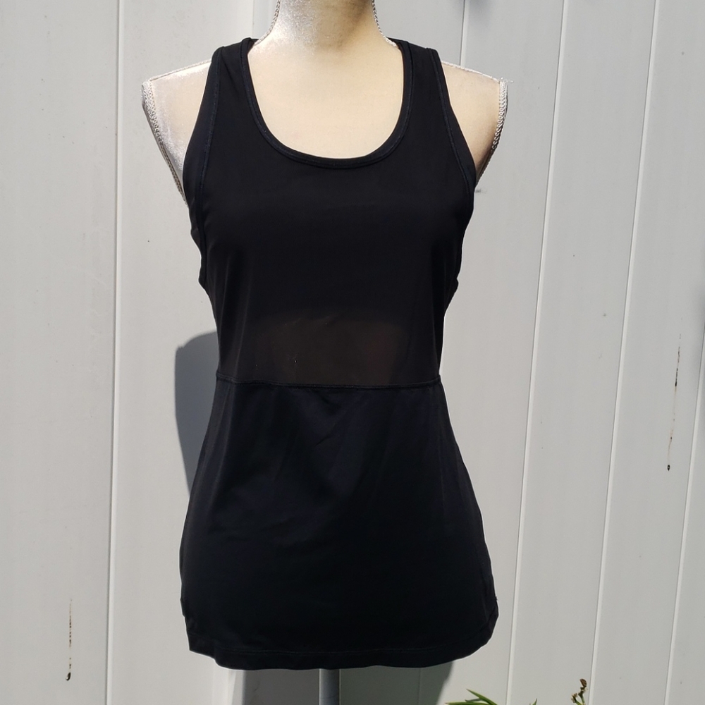 Lululemon top with free tote